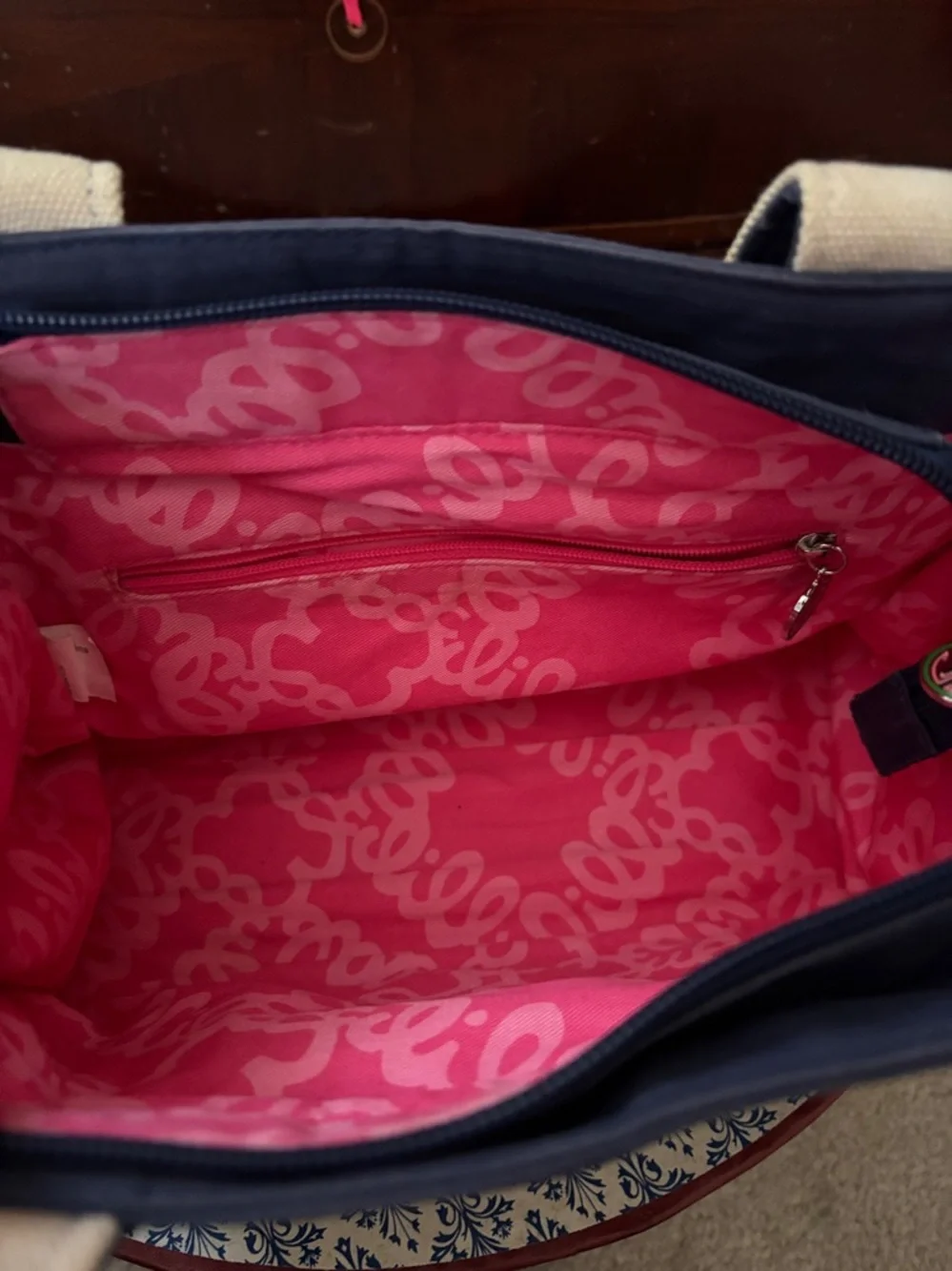Lilly Pulitzer Originals Small Tote Stuffed Shells Print - Picture 9 of 11